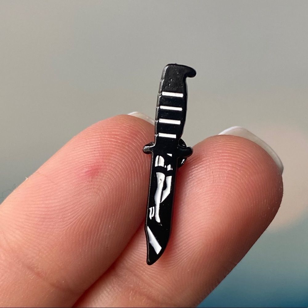 Mini Knife Sexy Garter Enamel Pin/ Brooch Lapel